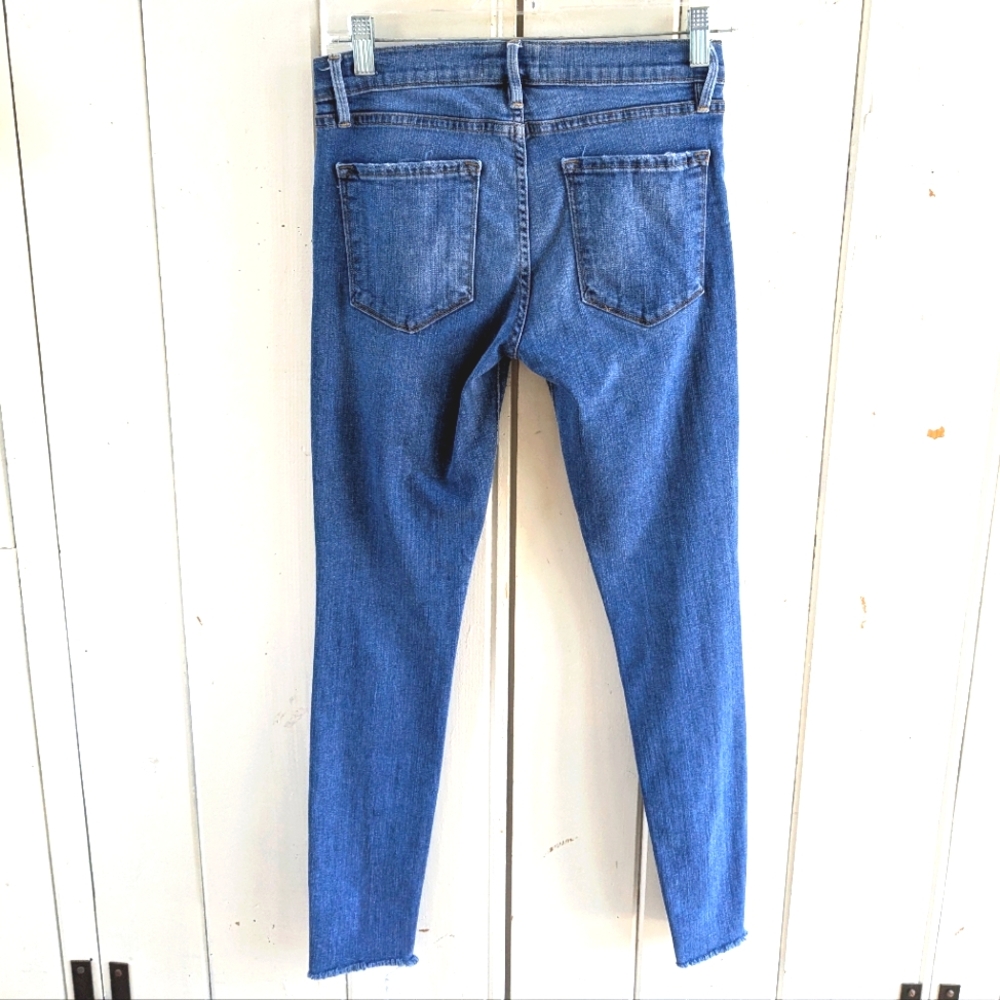 Frame Distressed Skinny with raw hem sz 26 - Picture 5 of 12